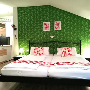 Aparthotel Christopherhof 11,, Grafenwiesen